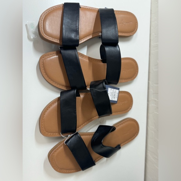 NWT Women's Dora Footbed Sandals - Universal
ThreadBlack - Picture 7 of 7